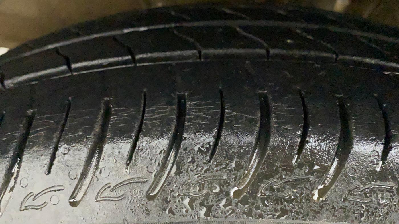 2020 Maruti Baleno DELTA PETROL 1.2, Petrol, Manual, 22,956 km, Left Front Tyre Tread