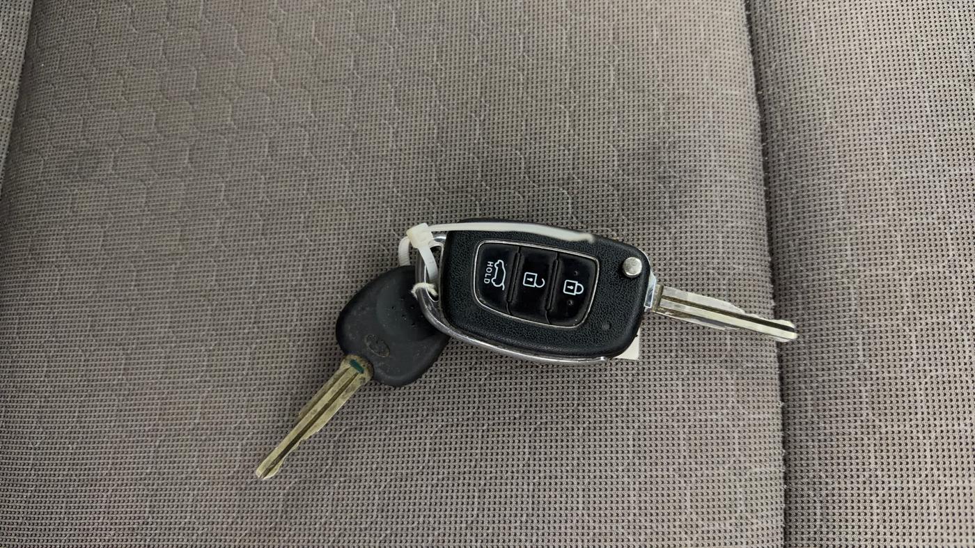 2016 Hyundai Elite i20 SPORTZ 1.2, Petrol, Manual, 45,981 km, Key Close Up