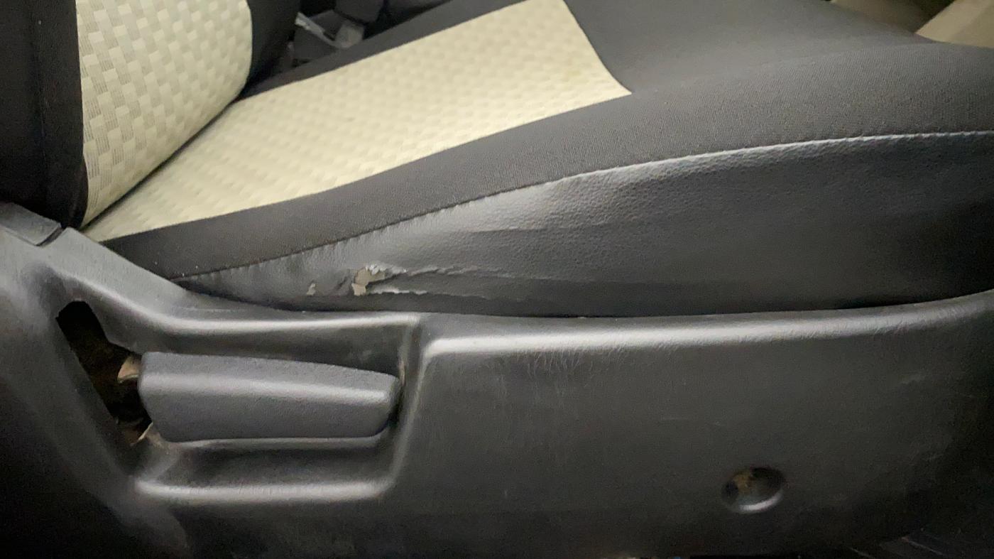 2019 Maruti Alto LXI CNG, CNG, Manual, 88,748 km, Driver Side Adjustment Panel