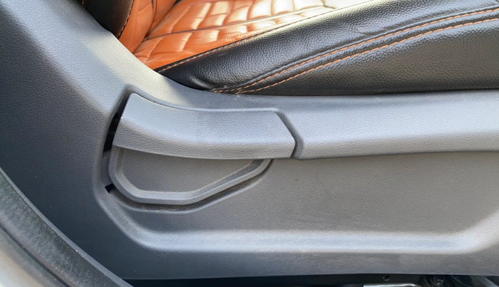 2021 Hyundai GRAND I10 NIOS ERA 1.2 KAPPA VTVT, Petrol, Manual, 36,367 km, Driver Side Adjustment Panel