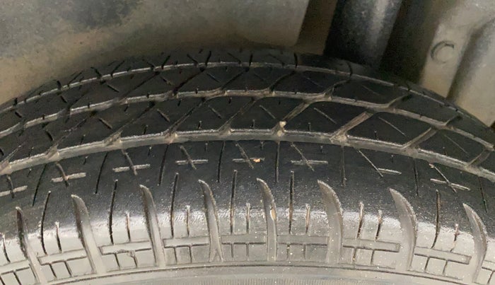2014 Maruti Swift VDI, Diesel, Manual, 77,227 km, Left Rear Tyre Tread