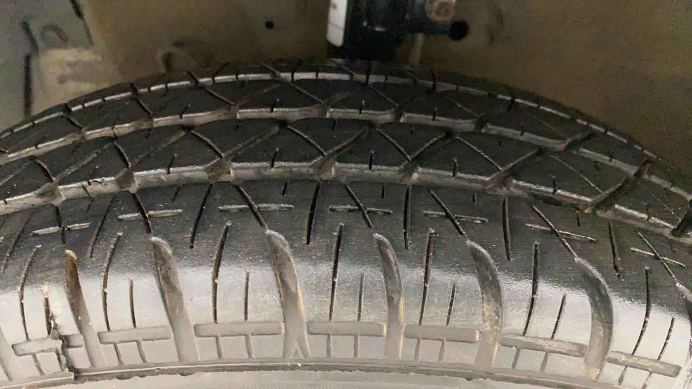 2014 Maruti Swift VDI, Diesel, Manual, 77,227 km, Left Front Tyre Tread