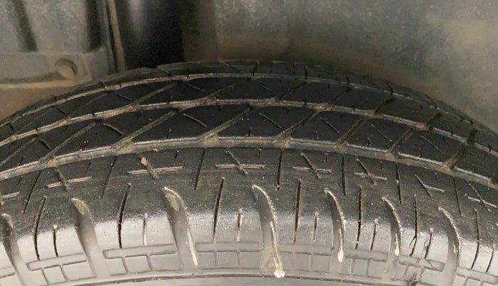 2014 Maruti Swift VDI, Diesel, Manual, 77,227 km, Right Rear Tyre Tread