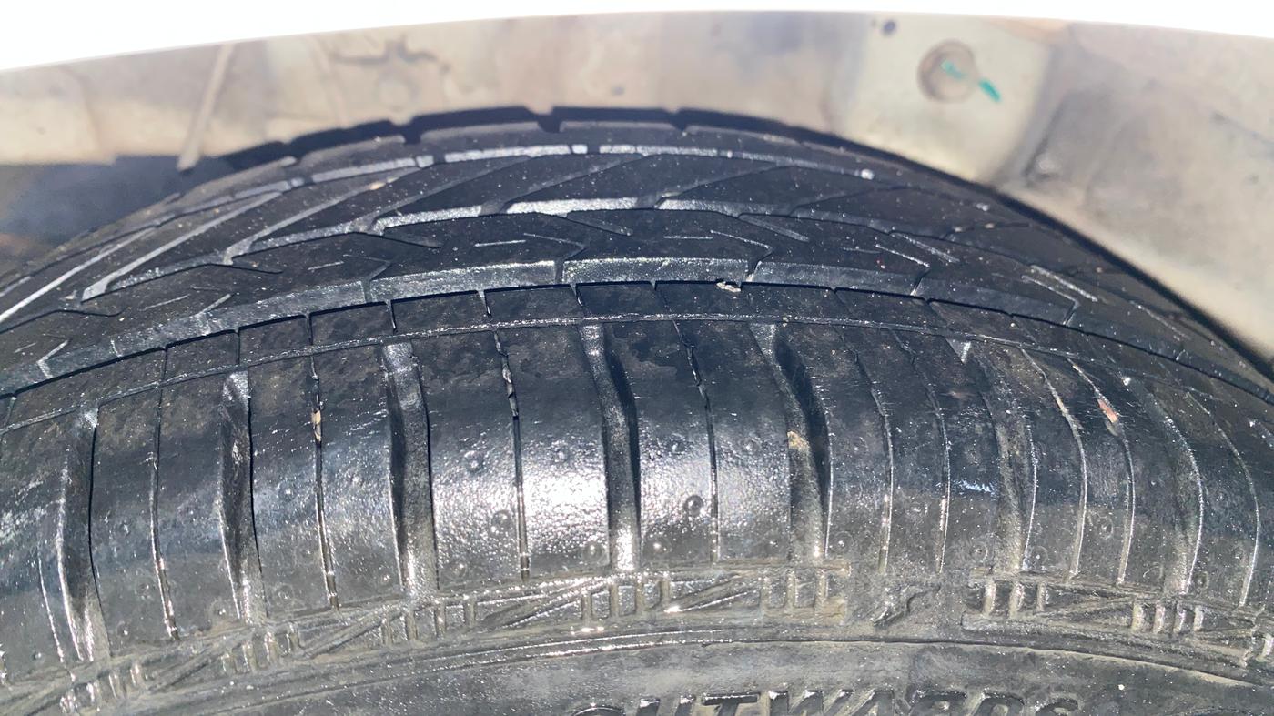2016 Hyundai Eon MAGNA +, Petrol, Manual, 89,786 km, Right Rear Tyre Tread