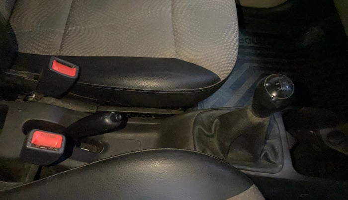 2016 Hyundai Eon MAGNA +, Petrol, Manual, 89,786 km, Gear Lever