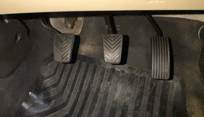 2016 Hyundai Eon MAGNA +, Petrol, Manual, 89,786 km, Pedals