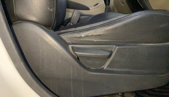 2016 Hyundai Eon MAGNA +, Petrol, Manual, 89,786 km, Driver Side Adjustment Panel