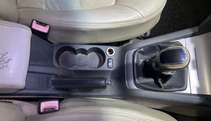 2013 Skoda Laura AMBIENTE 1.9 TDI MT, Diesel, Manual, 1,12,025 km, Gear Lever