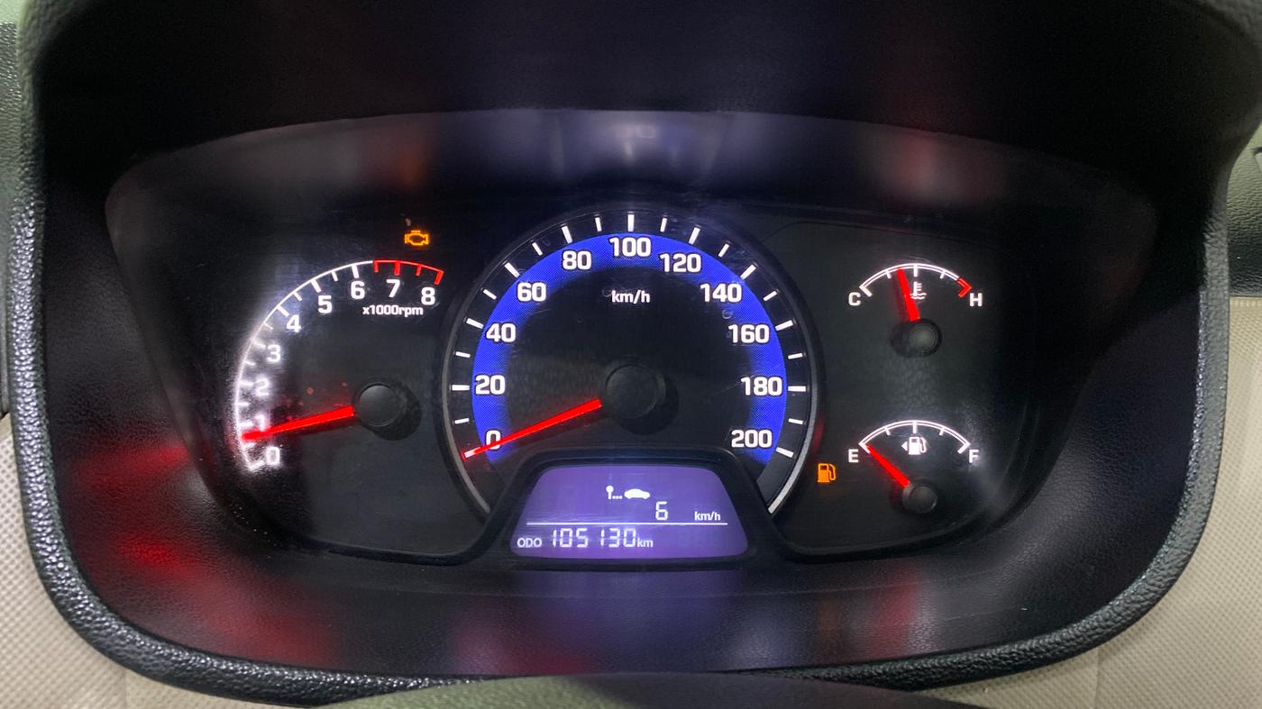 2016 Hyundai Xcent SX 1.2, CNG, Manual, 1,04,735 km, Odometer Image