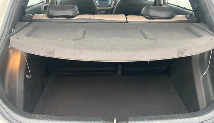 2016 Hyundai Elite i20 ASTA 1.2 (O), Petrol, Manual, 90,155 km, Boot Inside