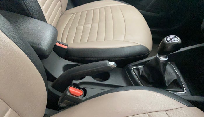 2016 Hyundai Elite i20 ASTA 1.2 (O), Petrol, Manual, 90,155 km, Gear Lever