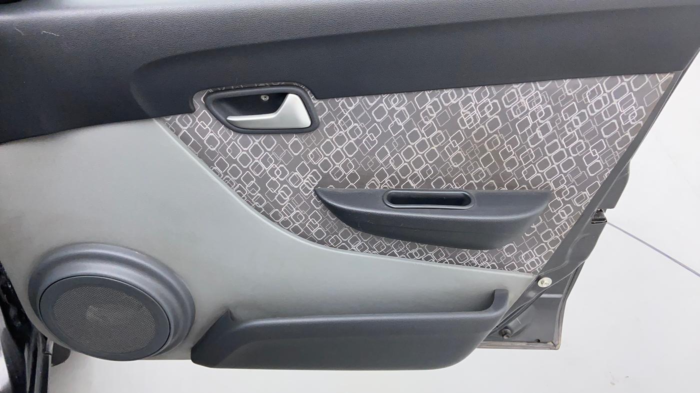2016 Maruti Alto 800 LXI, Petrol, Manual, 19,015 km, Driver Side Door Panel Controls