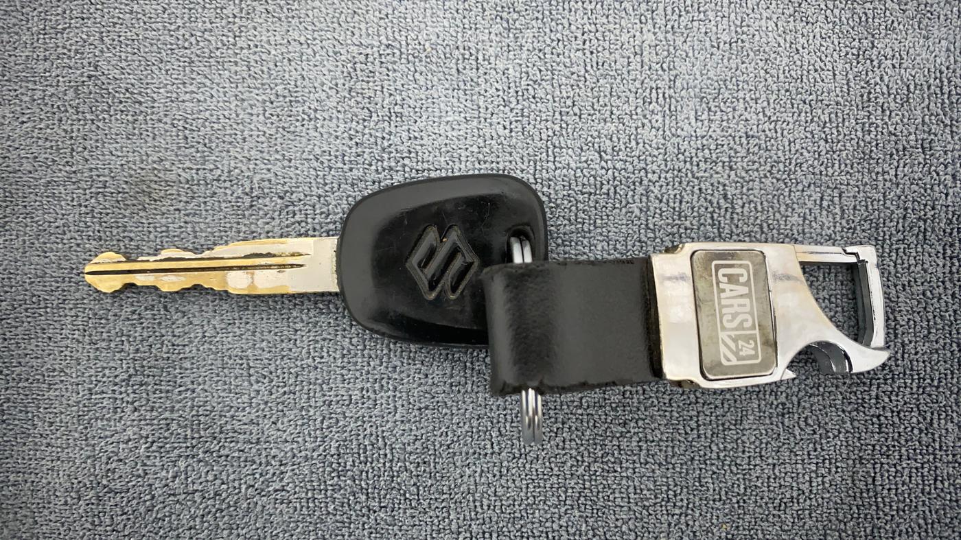 2011 Maruti Swift LXI D, Petrol, Manual, 59,419 km, Key Close Up