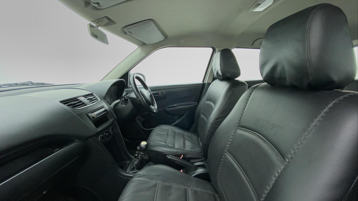 2011 Maruti Swift LXI D, Petrol, Manual, 59,419 km, Right Side Front Door Cabin