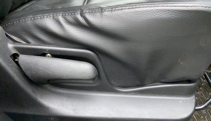 2011 Maruti Swift LXI D, Petrol, Manual, 59,419 km, Driver Side Adjustment Panel