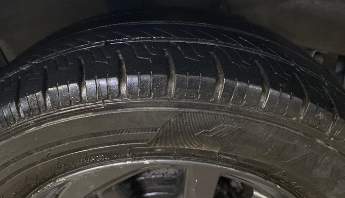 2021 Hyundai GRAND I10 NIOS SPORTZ 1.2 KAPPA VTVT CNG, CNG, Manual, 60,522 km, Right Rear Tyre Tread