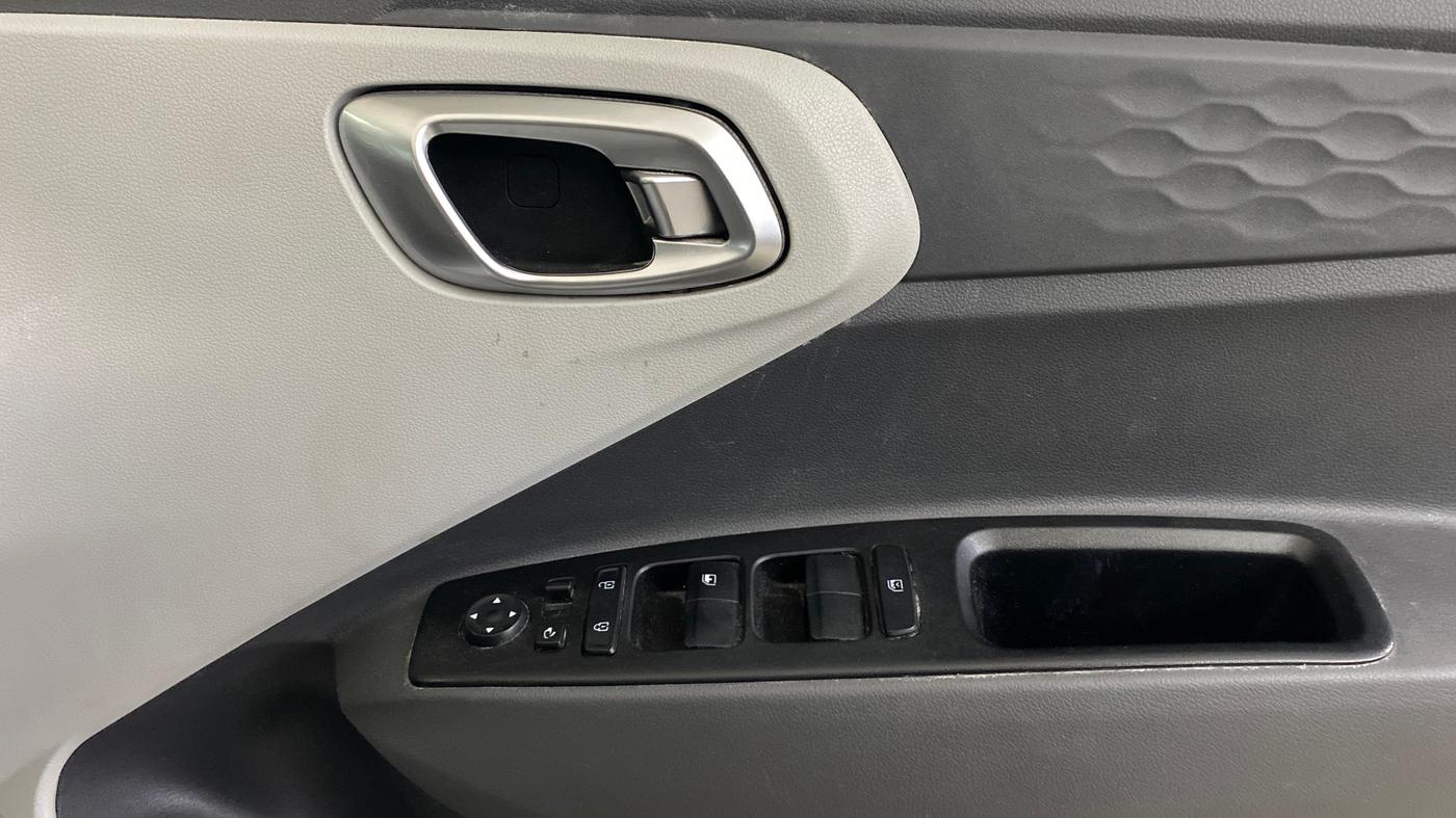 2021 Hyundai GRAND I10 NIOS SPORTZ 1.2 KAPPA VTVT CNG, CNG, Manual, 59,834 km, Driver Side Door Panels Control