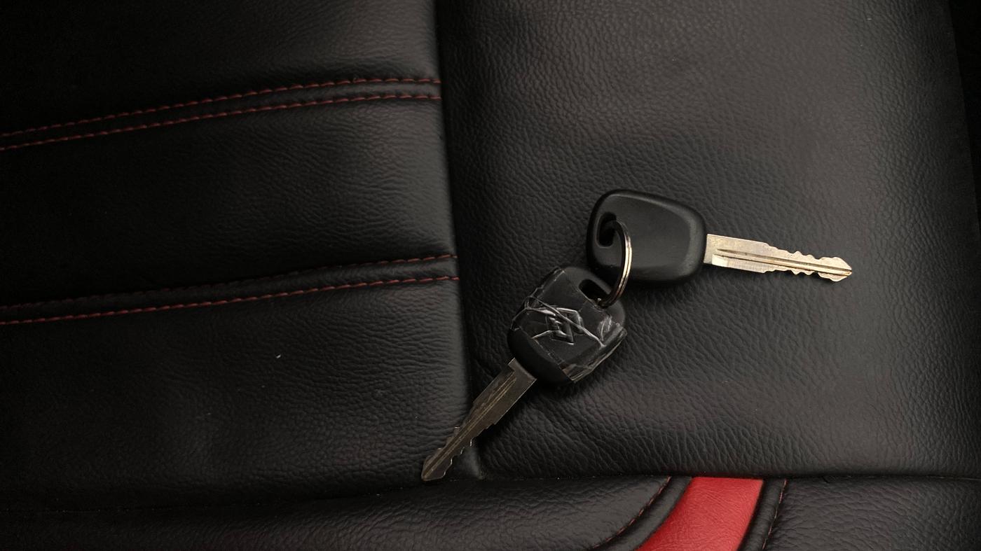 2024 Maruti Alto K10 VXI CNG, CNG, Manual, 95,999 km, Key Close Up