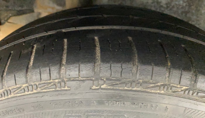 2015 Honda Amaze 1.2L I-VTEC VX, Petrol, Manual, 64,703 km, Right Rear Tyre Tread