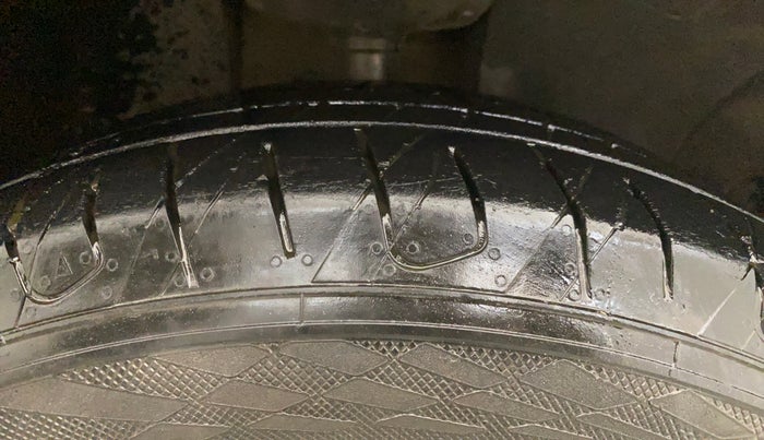 2019 Renault Duster 85 PS RXS MT DIESEL, Diesel, Manual, 1,18,148 km, Right Front Tyre Tread