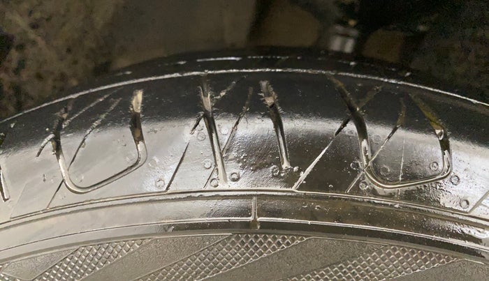 2019 Renault Duster 85 PS RXS MT DIESEL, Diesel, Manual, 1,18,148 km, Left Front Tyre Tread