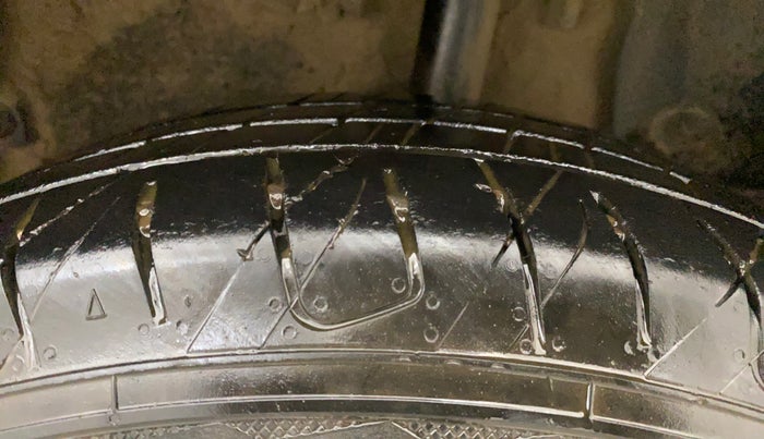 2019 Renault Duster 85 PS RXS MT DIESEL, Diesel, Manual, 1,18,148 km, Left Rear Tyre Tread