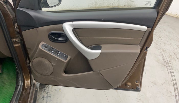 2019 Renault Duster 85 PS RXS MT DIESEL, Diesel, Manual, 1,18,148 km, Driver Side Door Panels Control