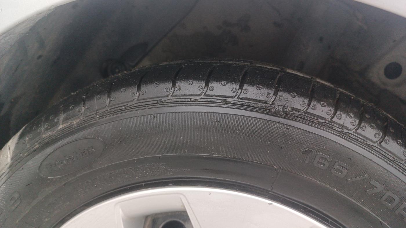 2014 Hyundai Xcent S 1.1 CRDI, Diesel, Manual, 1,03,045 km, Right Rear Tyre Tread