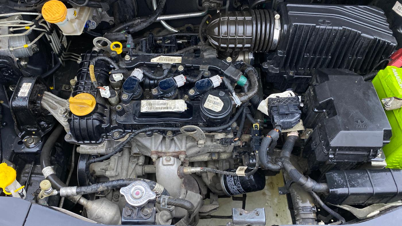 2021 Tata ALTROZ XM PLUS PETROL, Petrol, Manual, 34,212 km, Engine View