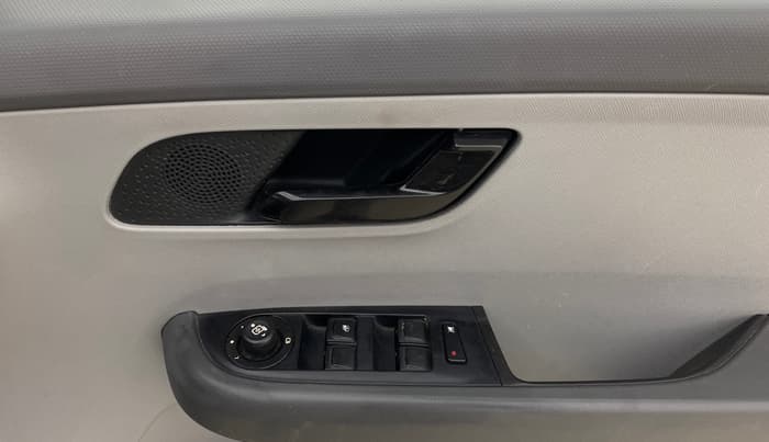 2021 Tata ALTROZ XM PLUS PETROL, Petrol, Manual, 34,212 km, Driver Side Door Panels Control