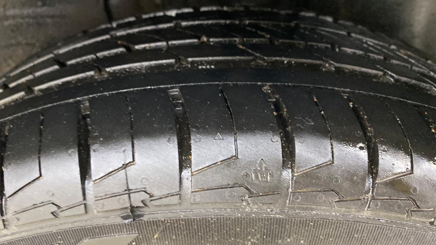 2021 Tata ALTROZ XM PLUS PETROL, Petrol, Manual, 34,212 km, Left Rear Tyre Tread