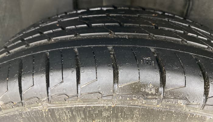 2021 Tata ALTROZ XM PLUS PETROL, Petrol, Manual, 34,212 km, Right Rear Tyre Tread