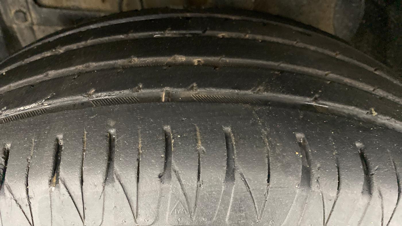 2018 Maruti Vitara Brezza ZDI + AMT, Diesel, Automatic, 32,905 km, Left Front Tyre Tread