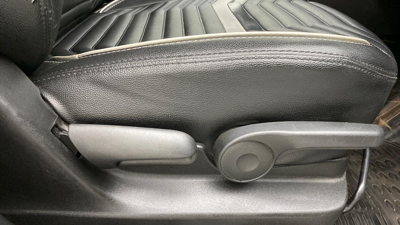 2018 Maruti Vitara Brezza ZDI + AMT, Diesel, Automatic, 32,905 km, Driver Side Adjustment Panel