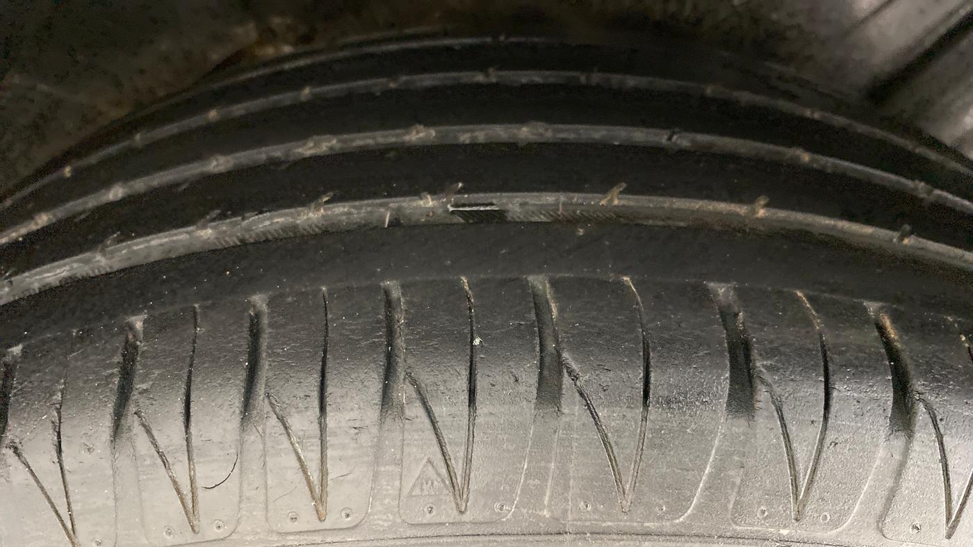 2018 Maruti Vitara Brezza ZDI + AMT, Diesel, Automatic, 32,905 km, Left Rear Tyre Tread