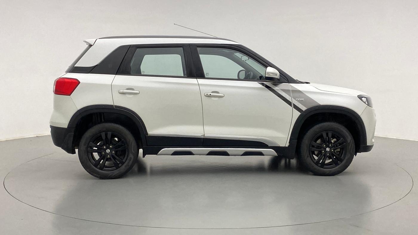 2018 Maruti Vitara Brezza ZDI + AMT, Diesel, Automatic, 32,905 km, Right Side View