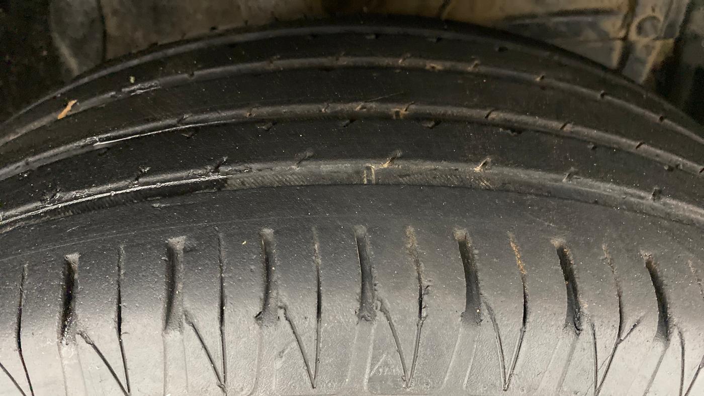 2018 Maruti Vitara Brezza ZDI + AMT, Diesel, Automatic, 32,905 km, Right Front Tyre Tread