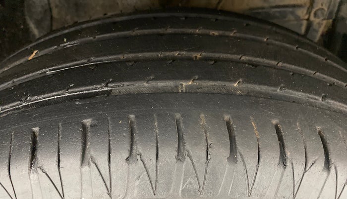 2018 Maruti Vitara Brezza ZDI + AMT, Diesel, Automatic, 32,905 km, Right Front Tyre Tread