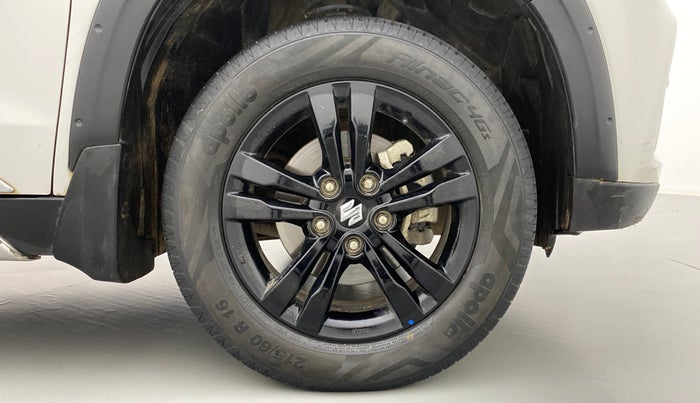 2018 Maruti Vitara Brezza ZDI + AMT, Diesel, Automatic, 32,905 km, Right Front Wheel