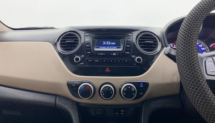 2019 Hyundai Grand i10 MAGNA 1.2 VTVT, Petrol, Manual, 39,910 km, Centre Console