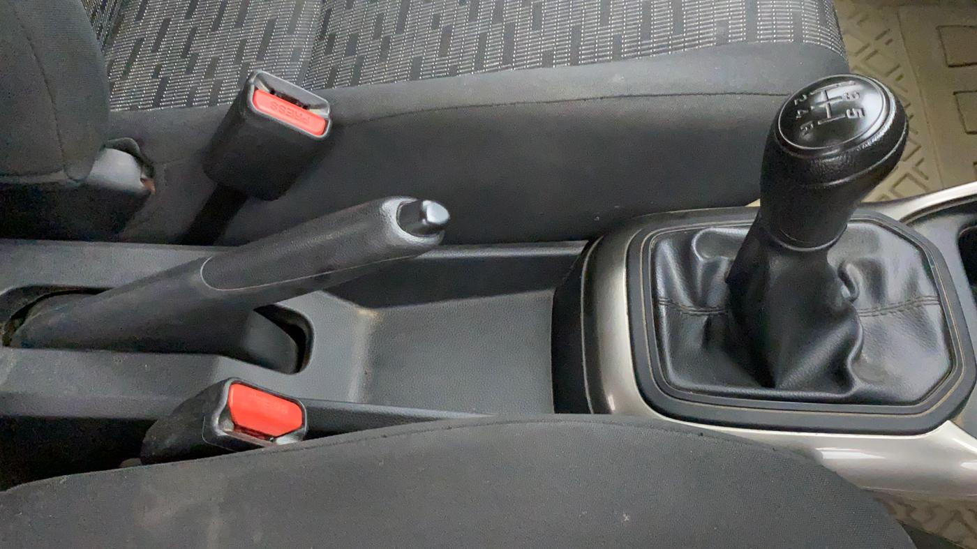 2018 Maruti IGNIS SIGMA 1.2, Petrol, Manual, 35,874 km, Gear Lever