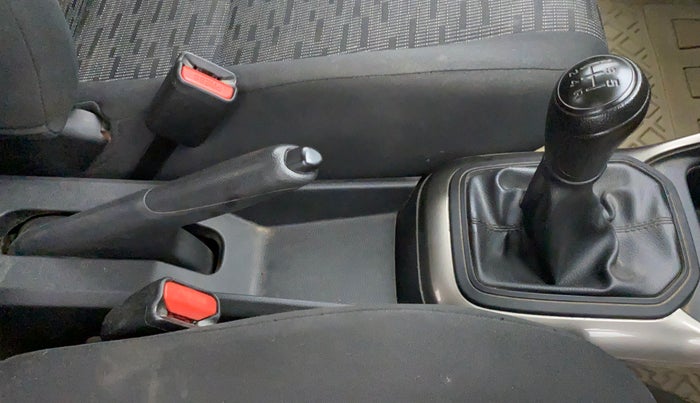 2018 Maruti IGNIS SIGMA 1.2, Petrol, Manual, 35,874 km, Gear Lever