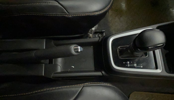 2018 Maruti Swift ZDI PLUS AMT, Diesel, Automatic, 76,634 km, Gear Lever