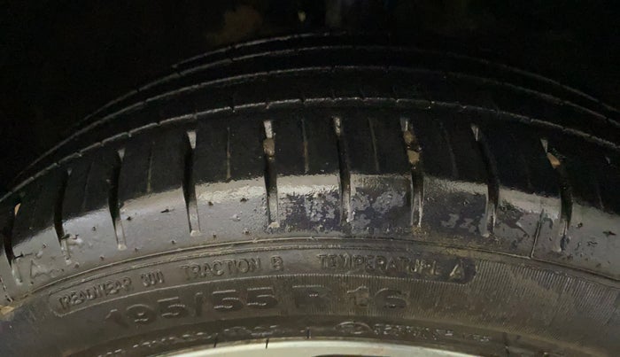 2021 Maruti Baleno ZETA PETROL 1.2, Petrol, Manual, 62,938 km, Right Front Tyre Tread