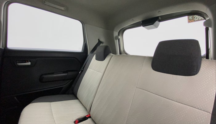 2022 Maruti New Wagon-R VXI 1.0, Petrol, Manual, 28,461 km, Right Side Rear Door Cabin