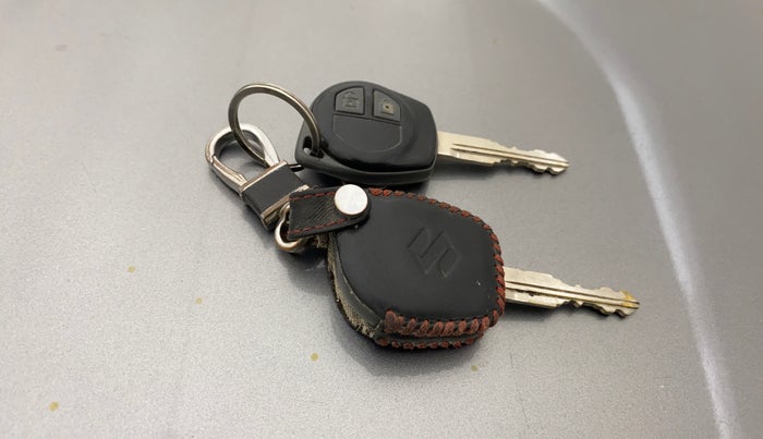 2017 Maruti Wagon R 1.0 VXI+, CNG, Manual, 39,435 km, Key Close Up