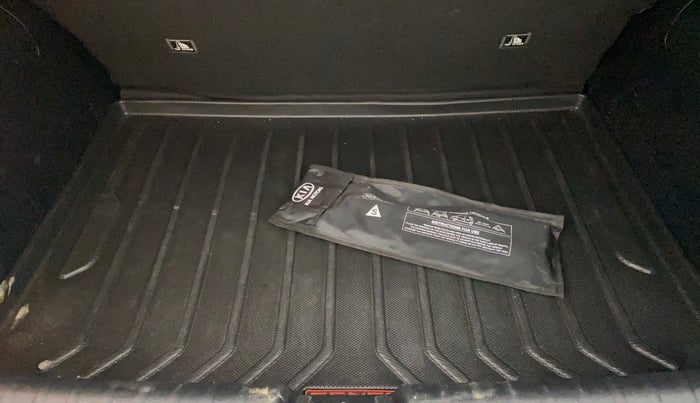 2021 KIA SONET HTX 1.0 IMT, Petrol, Manual, 43,344 km, Boot Inside