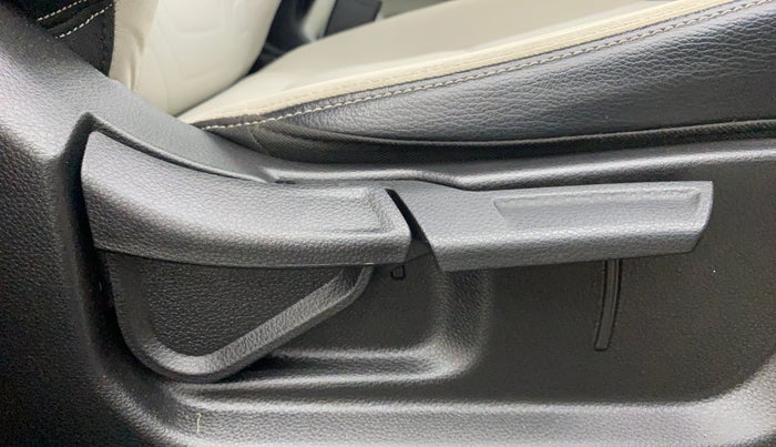 2021 KIA SONET HTX 1.0 IMT, Petrol, Manual, 43,344 km, Driver Side Adjustment Panel