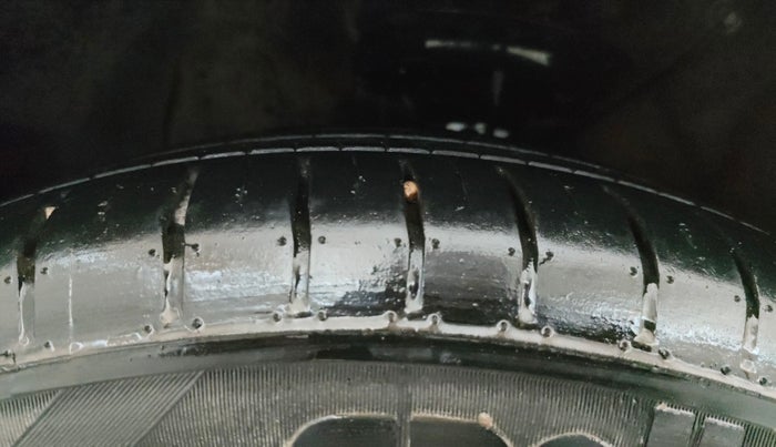 2019 Hyundai Elite i20 ASTA (O) CVT, Petrol, Automatic, 47,308 km, Left Front Tyre Tread