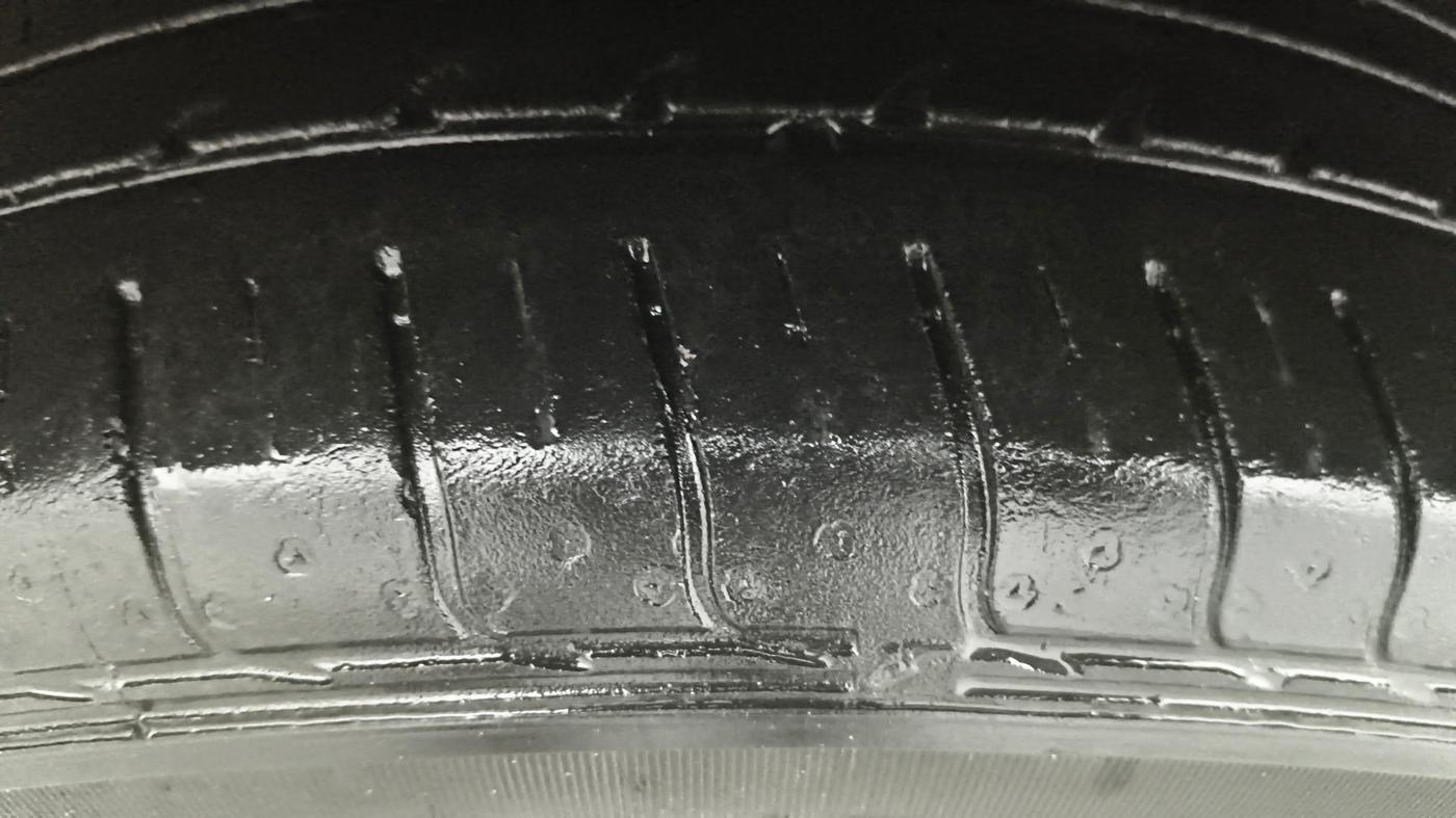 2021 Hyundai VENUE S+ 1.2, Petrol, Manual, 37,486 km, Left Front Tyre Tread